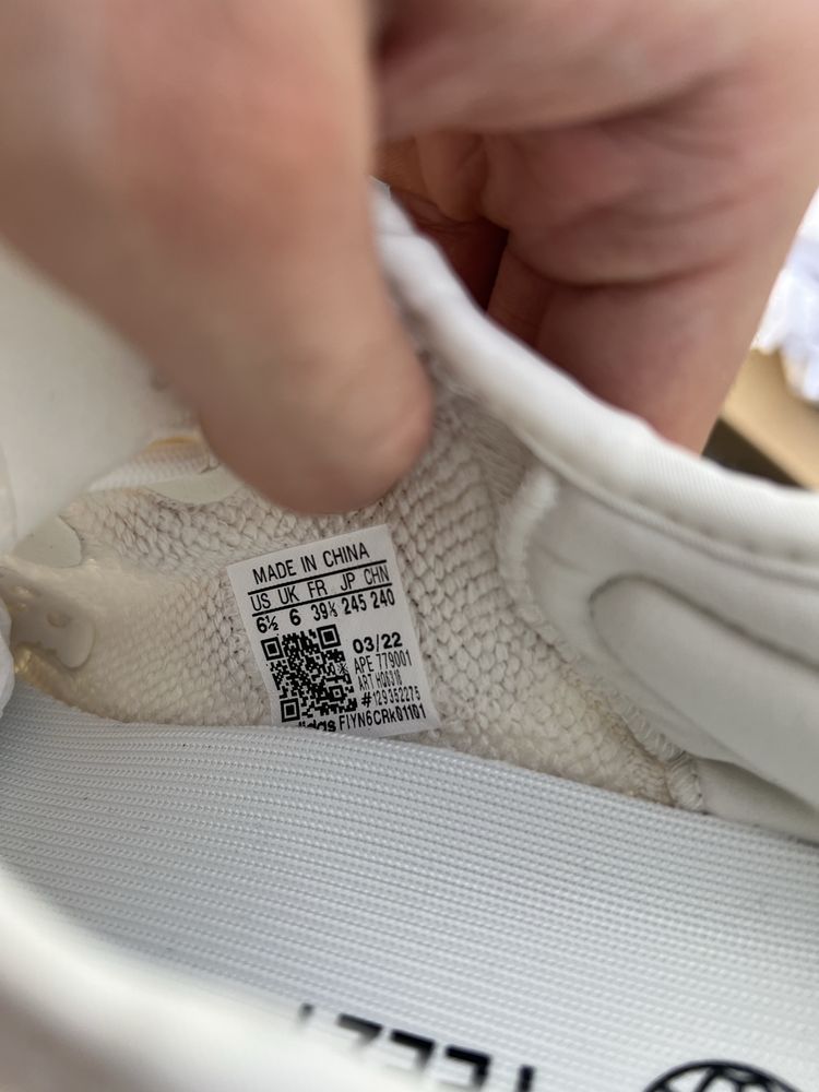 Adidas Yeezy Boost 350 V2 Bone sneakersy niskie białe 39 1/3