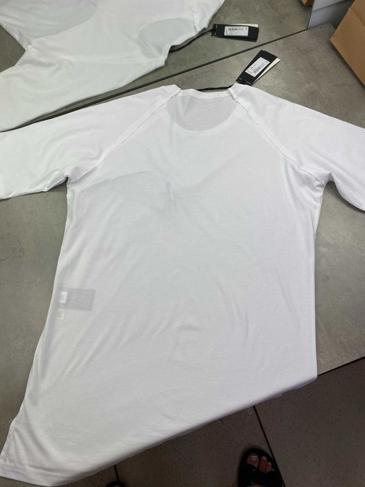 Белая футболка Y-3 мужская футболка с карманом на молнии f610