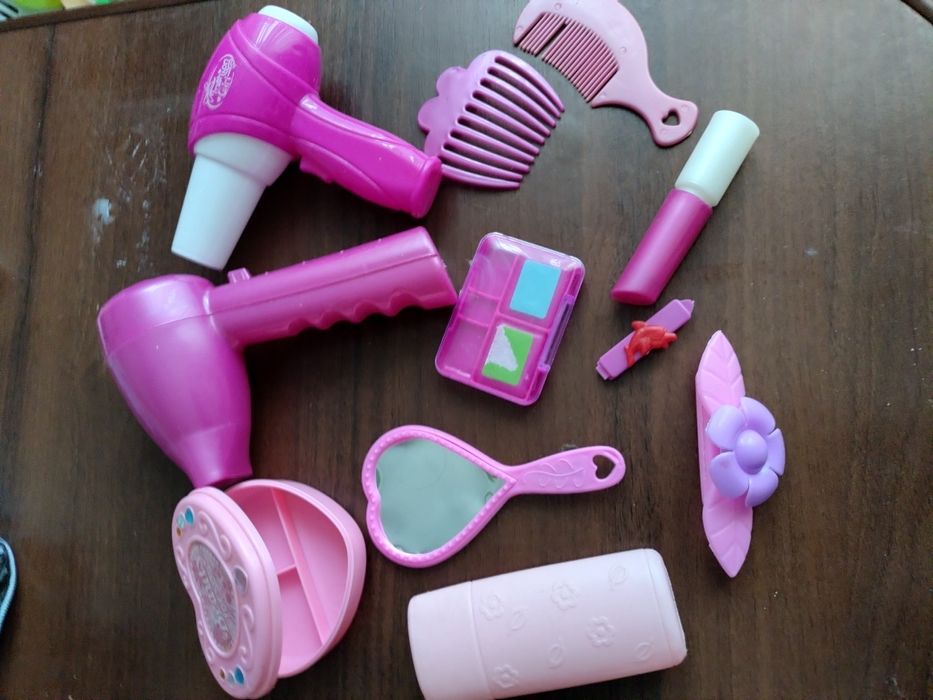 Косметичний столик