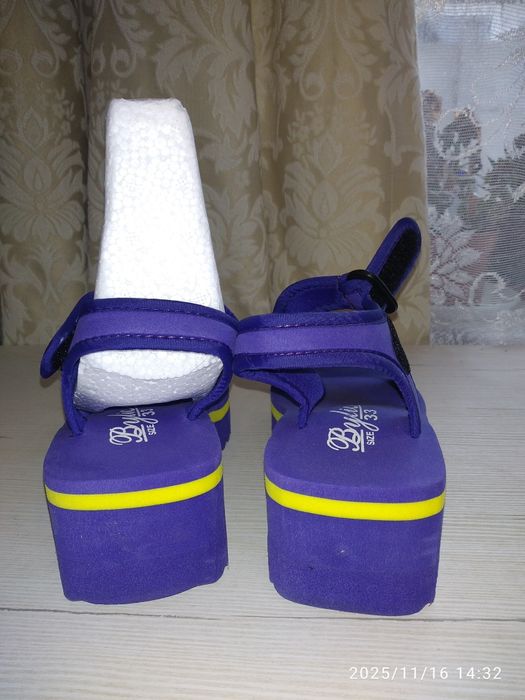 Босоніжки для дівчинки