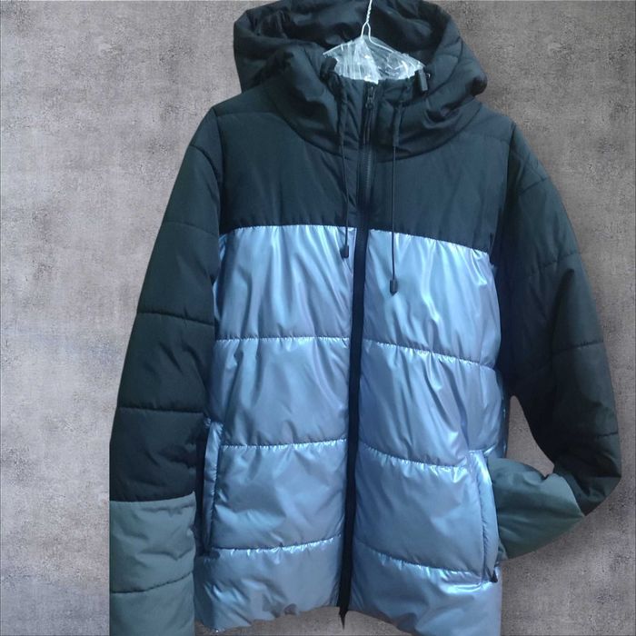 Продам куртку на підлітка