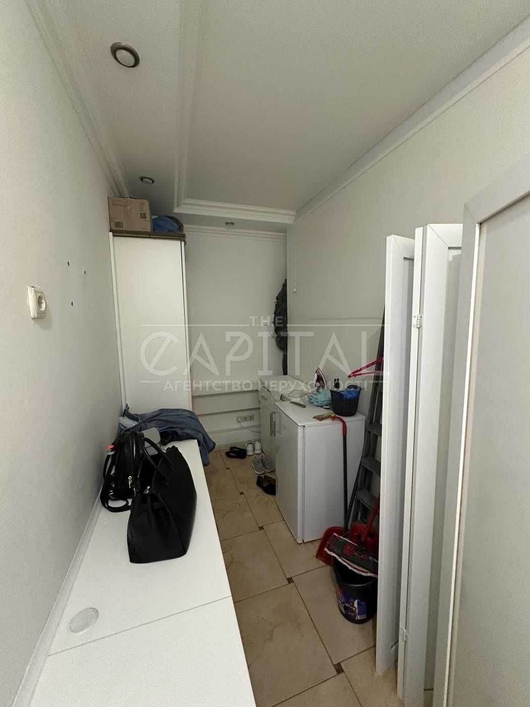 Продаж приміщення з орендарем 75 м², Б. Хмельницького, ЦЕНТР КИЄВА!