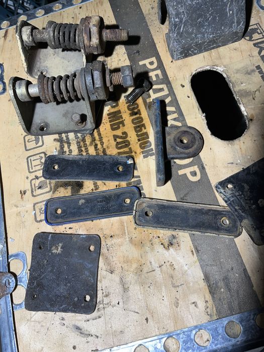 Кріплення зеркал газ 3307 3309