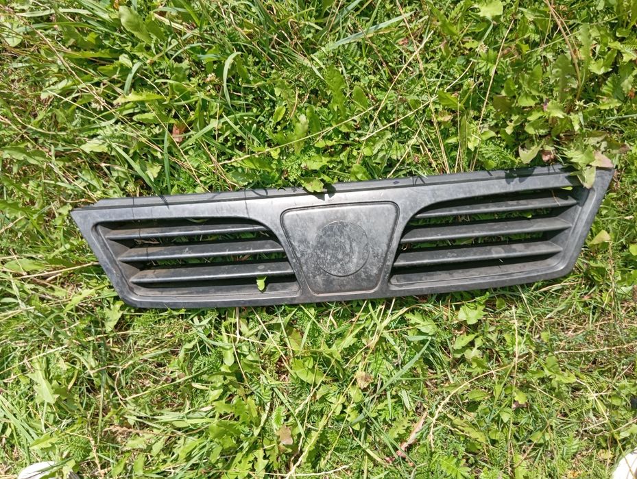 Grill atrapa chłodnicy Zderzaka przód Polonez Caro