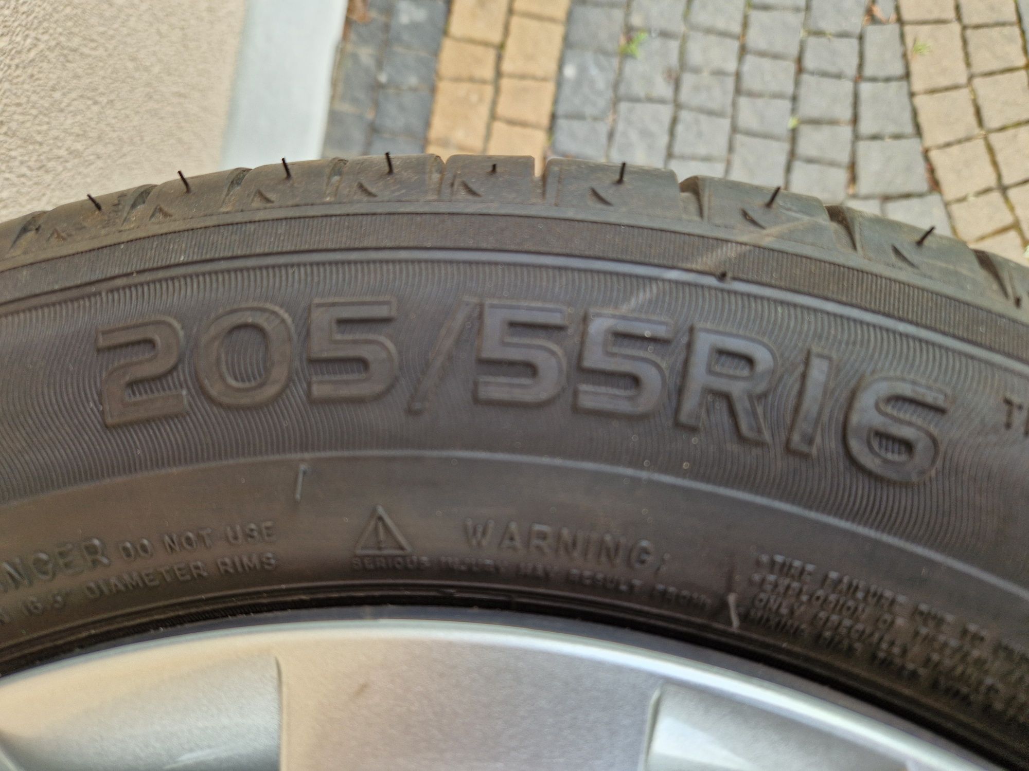 Opony MICHELIN 205/55 R16 letnie + felga stalowa + kołpak Citroen C4