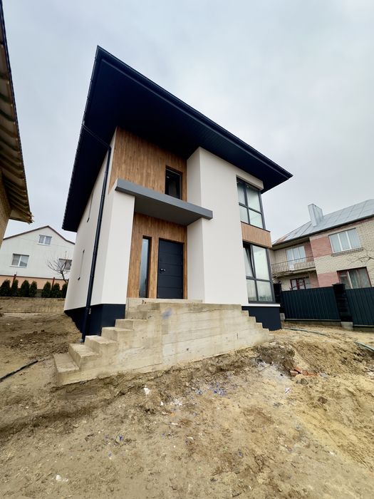 Будинок в Червоних горах