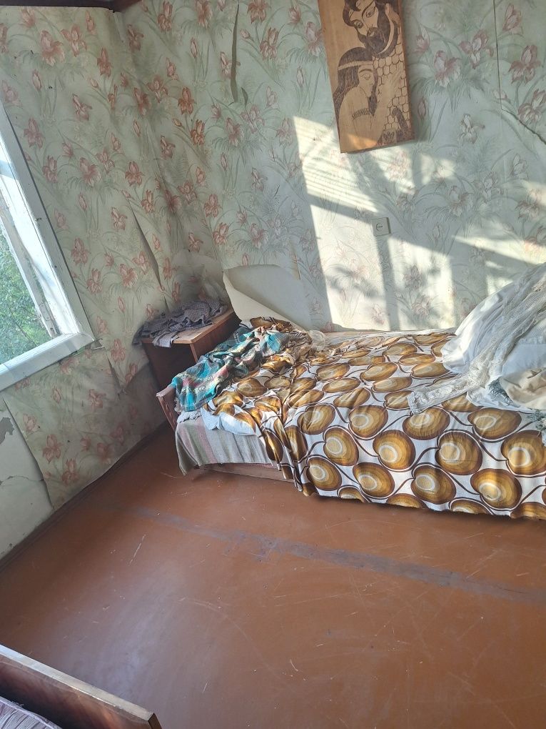 Продам 2ух эт дачу рядом с видом на реку  Днепр