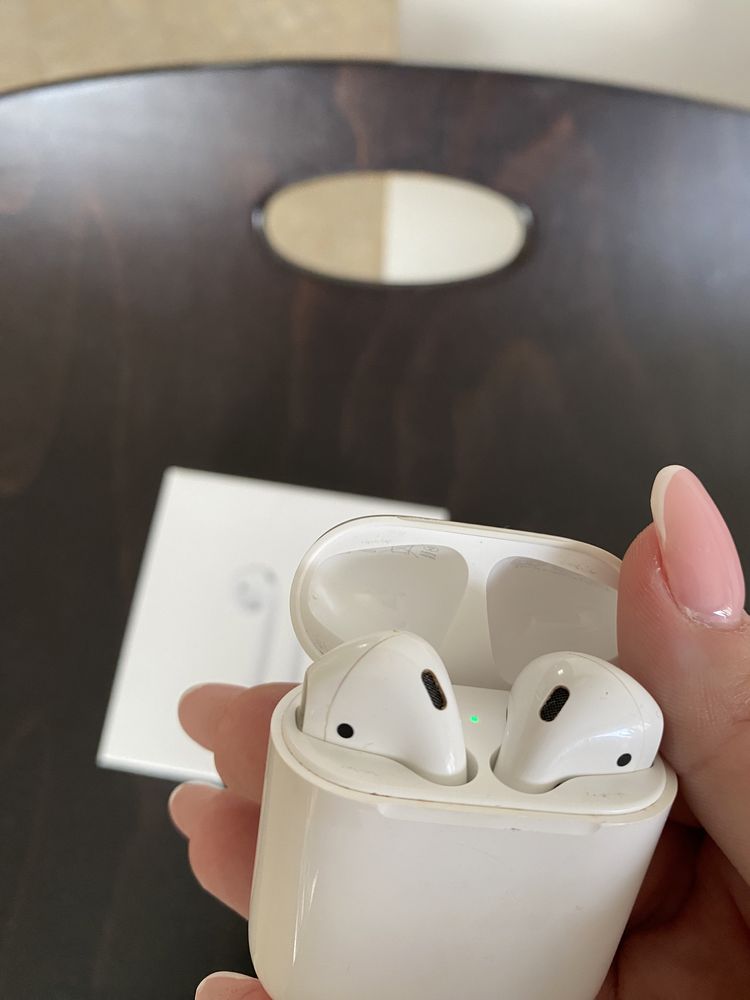 AirPods duszne słuchawki