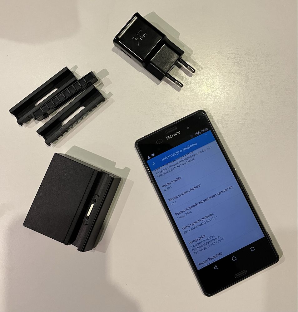 Sony Xperia Z3 + stacja dokująca