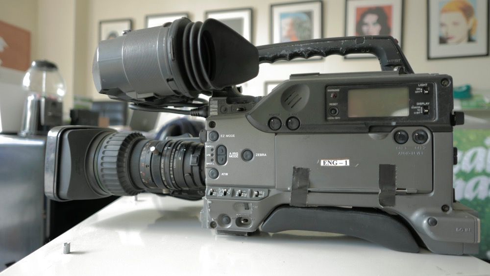 Camcorder Sony DSR 500 com lente Canon. em muito bom estado.