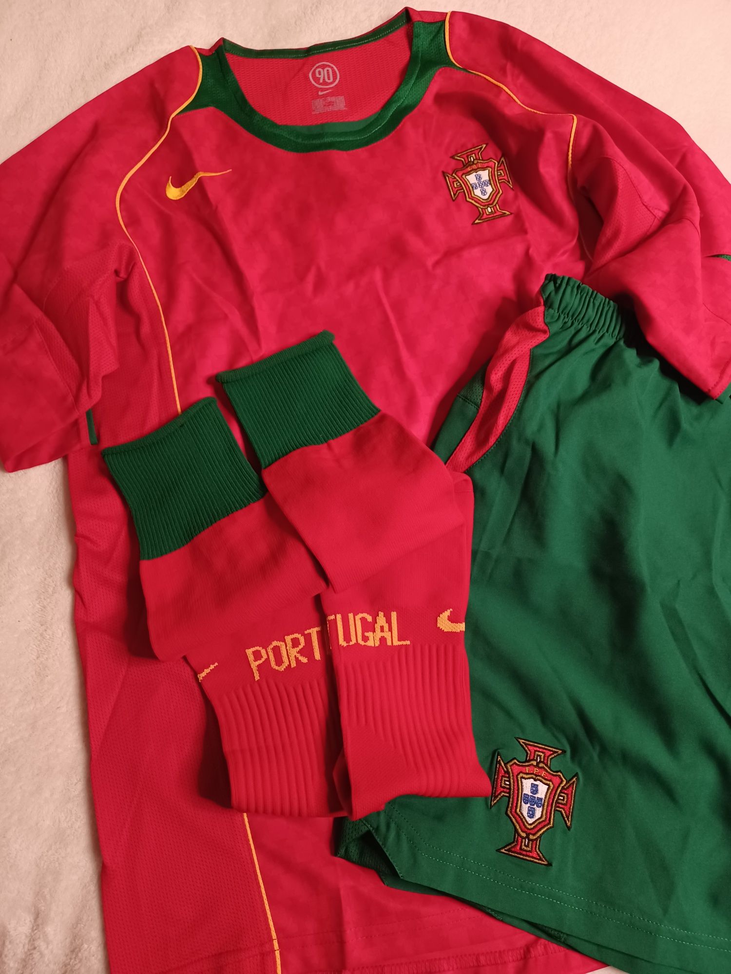 Equipamento Oficial de Portugal 2004/2006 (completo)