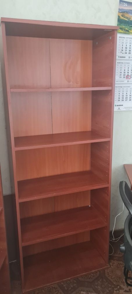 Стіл офісний, шафа для документів, меблі офісні