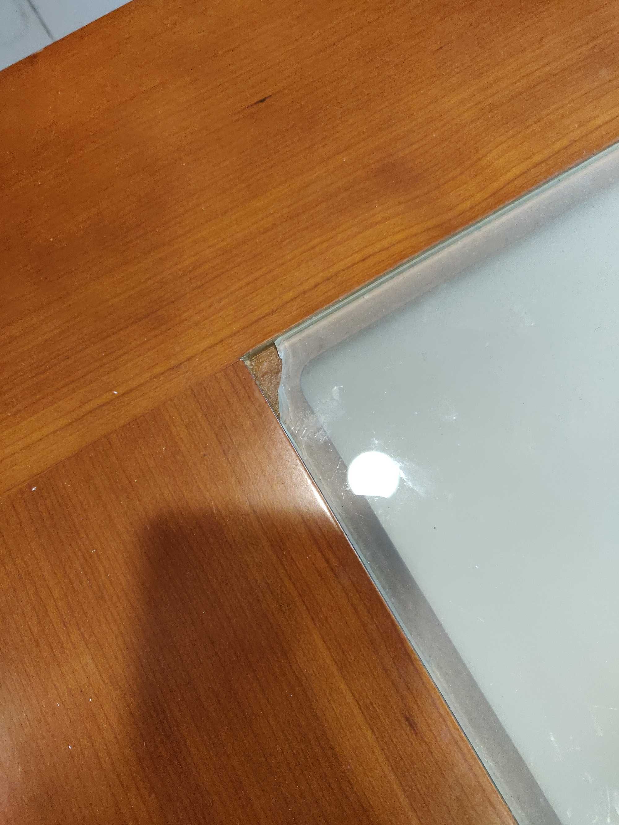 Mesa de café, em madeira
