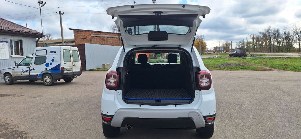 DACIA Duster4wd Laureate 1.5диз. 86kv 120л.с. 6-Ступка