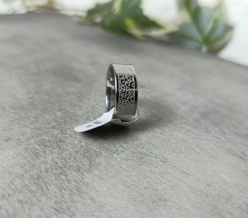 Nowy męski pierścionek z grawerem, stalowy