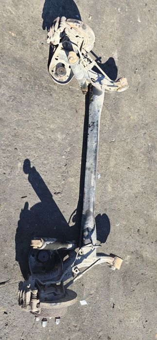 Belka tylna tył  Hyundai I i20 5D 2011r