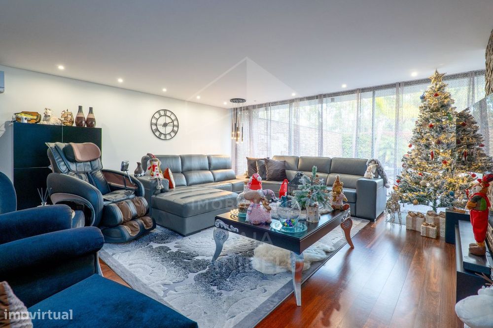 Moradia de Luxo com Piscina na Madalena