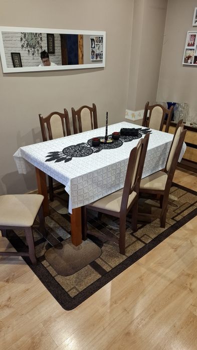 Stół jadalny z 6 krzeseł