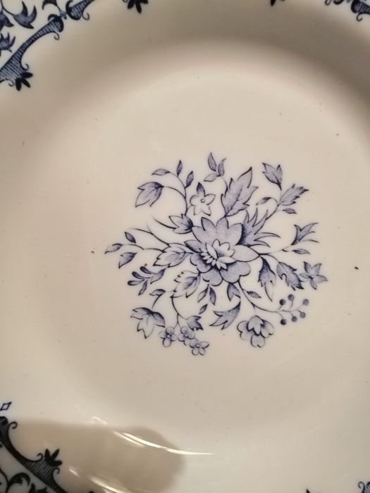 Pratos louça de Sacavém azuis/florais