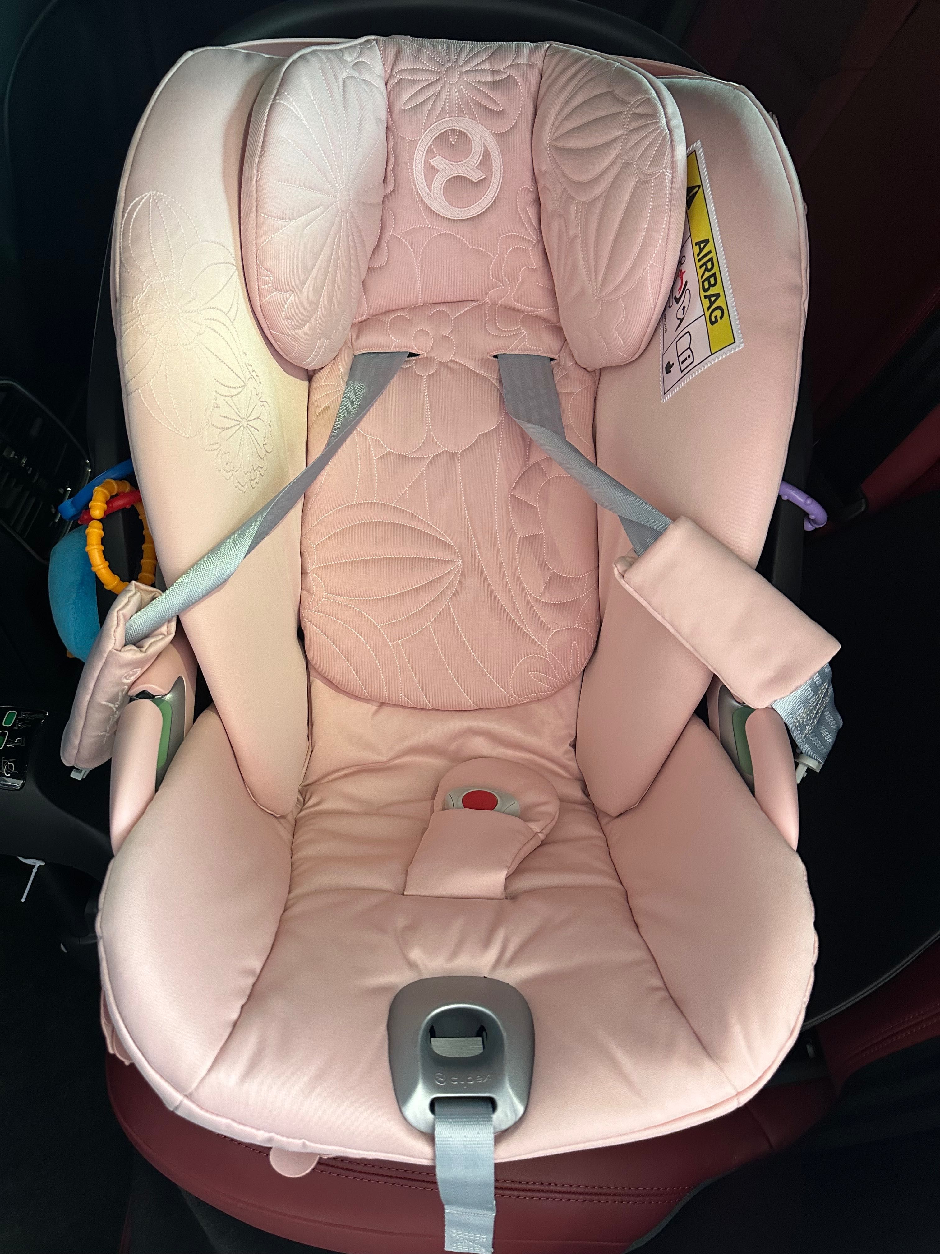 Автокрісло Cybex  Cloud T i-Size Simply Flowers