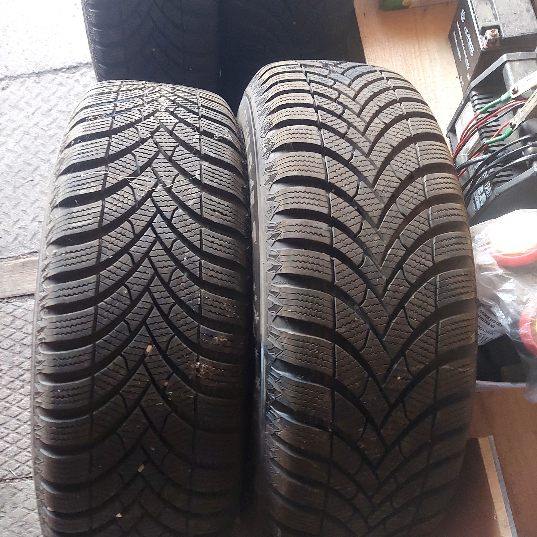Opony zimowe Semperit z felgami 195x65 R15