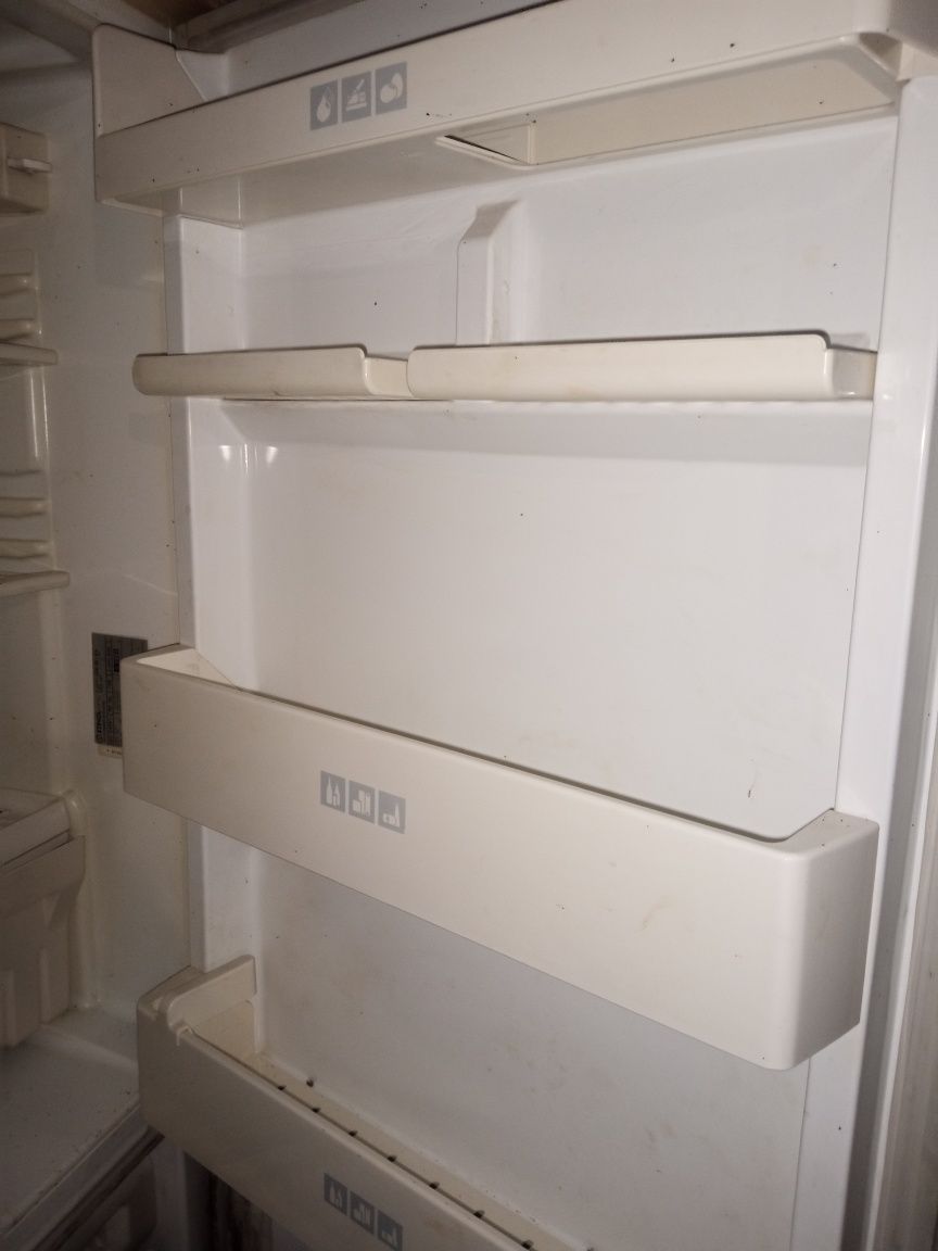 Продам холодильник 2х камерный в робочем состоянии