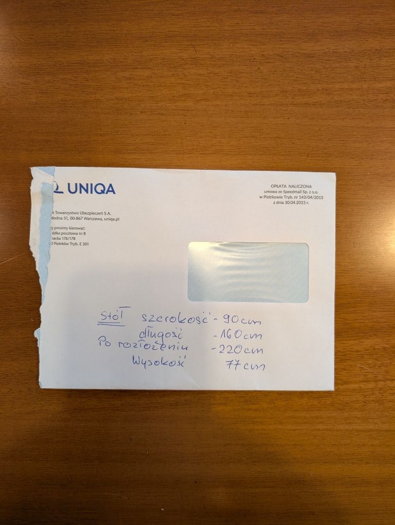 Stół plus 6 krzeseł do jadalni.