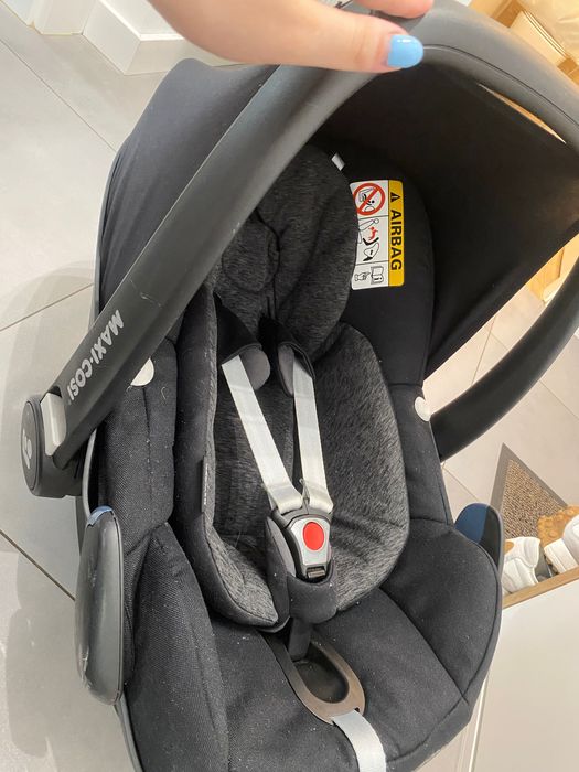 MAXI COSI PEBBLE PRO i-Size z bazą Familyfix 3