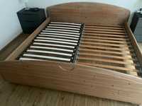 Łóżko drewniane z szafkami nocnymi