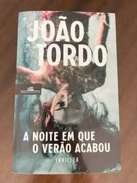 Livro “A Noite Em Que O Verão Acabou” de João Tordo