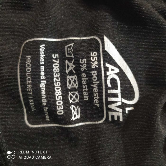 Czarne nowe spodenki rowerowe.