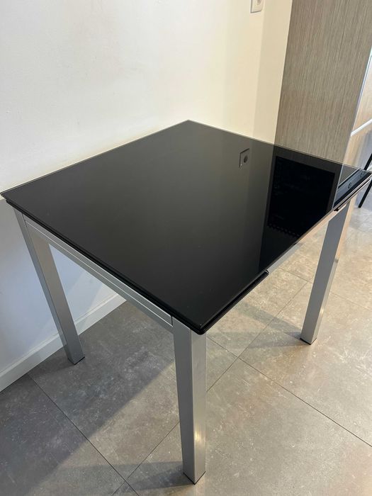 Mesa extensível em vidro preto