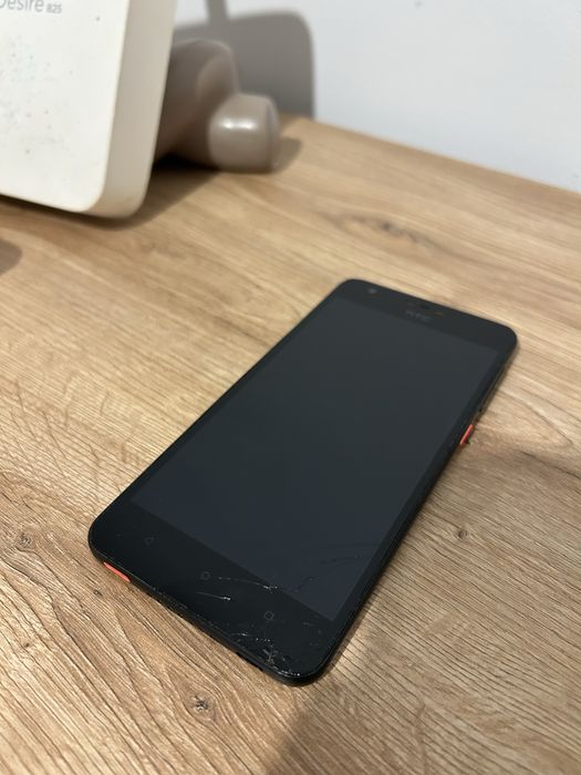 HTC Desire 825