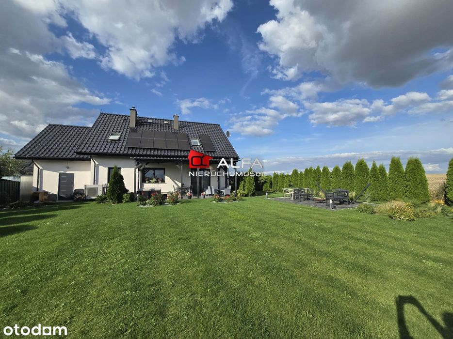 Nowoczesny dom w Jaworzynie Śl. z widokiem na góry