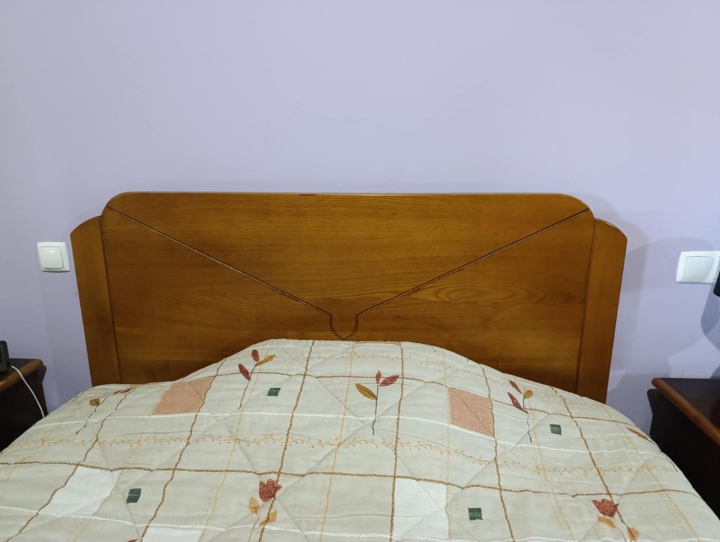 Mobília de quarto de casal madeira maciça