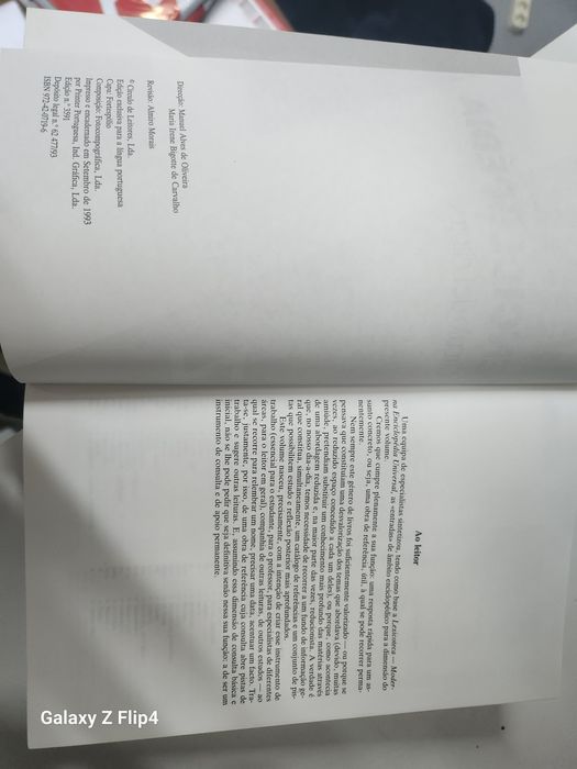 Vários livros de diversos temas.