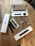 Apple Watch SE 40 mm Black Sport Band