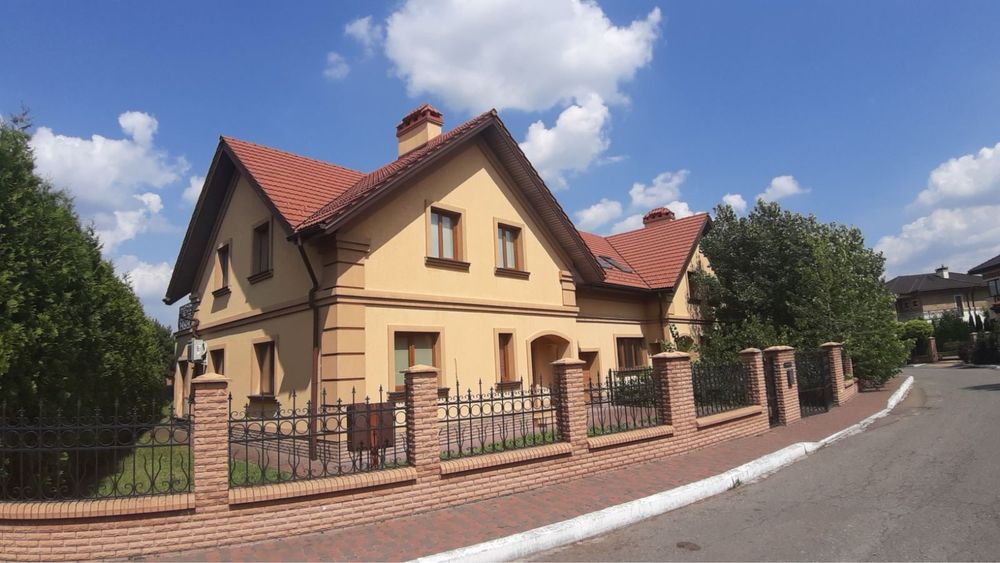 Будинок- дуплекс, КМ«Золоче», с.Вишеньки
