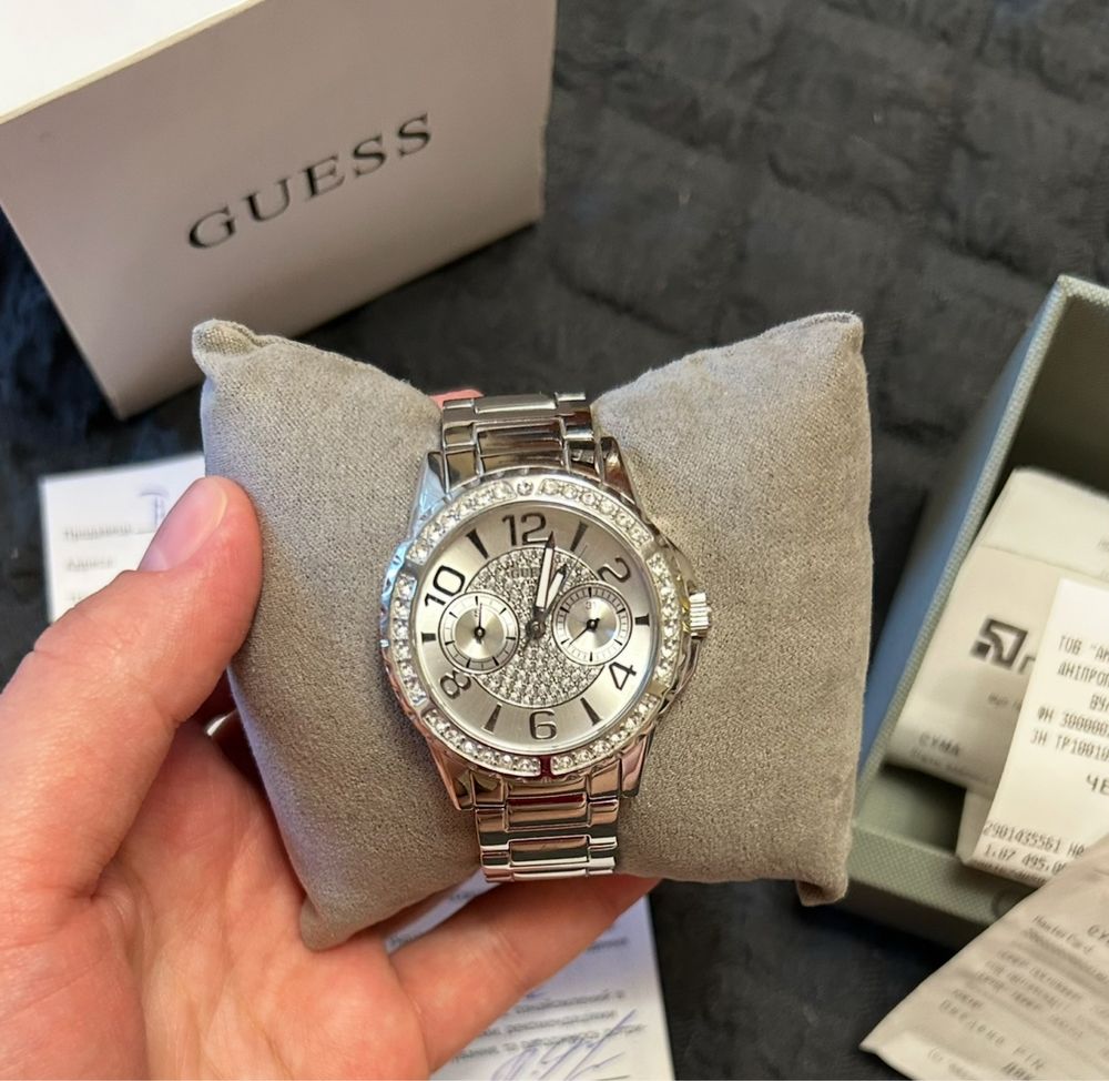 Женские наручные часы GUESS