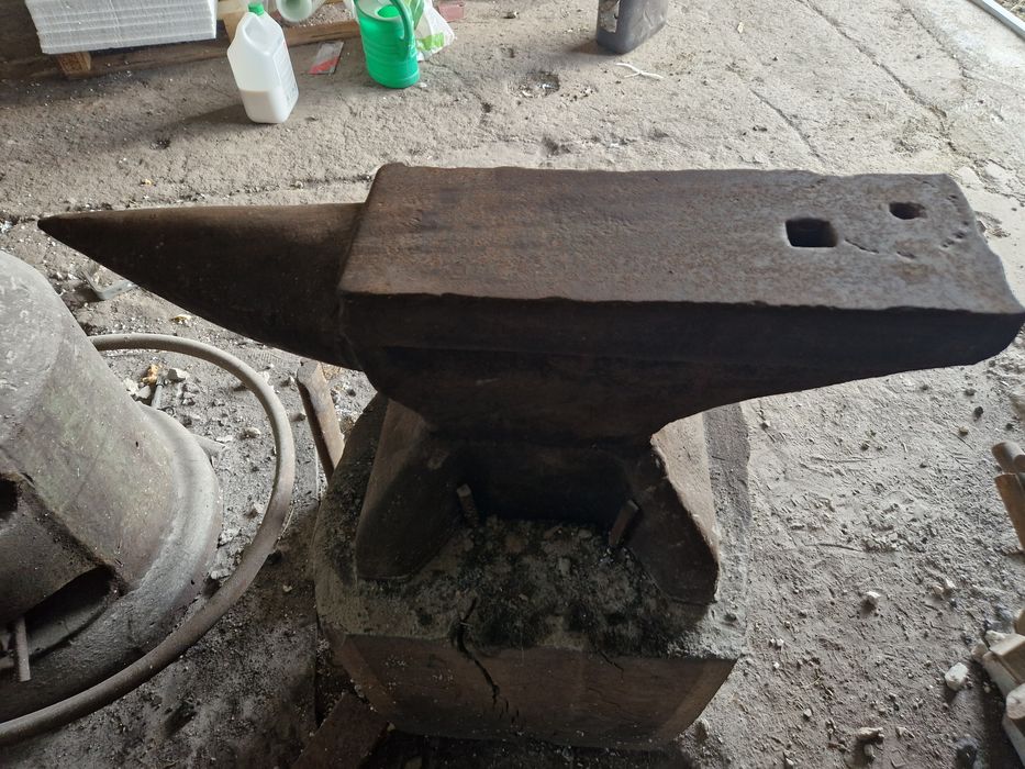 Kowadło kowalskie 250kg