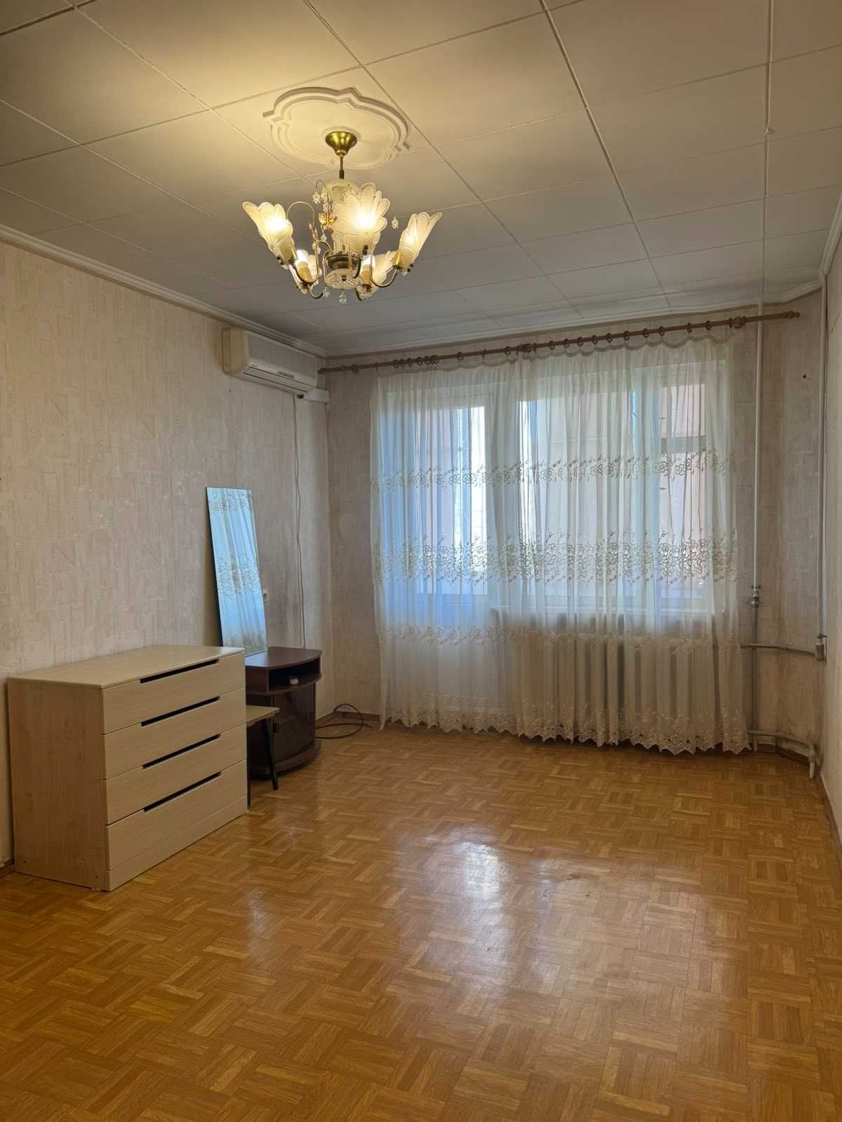 продам 1 комнатную Королева/рынок Южный