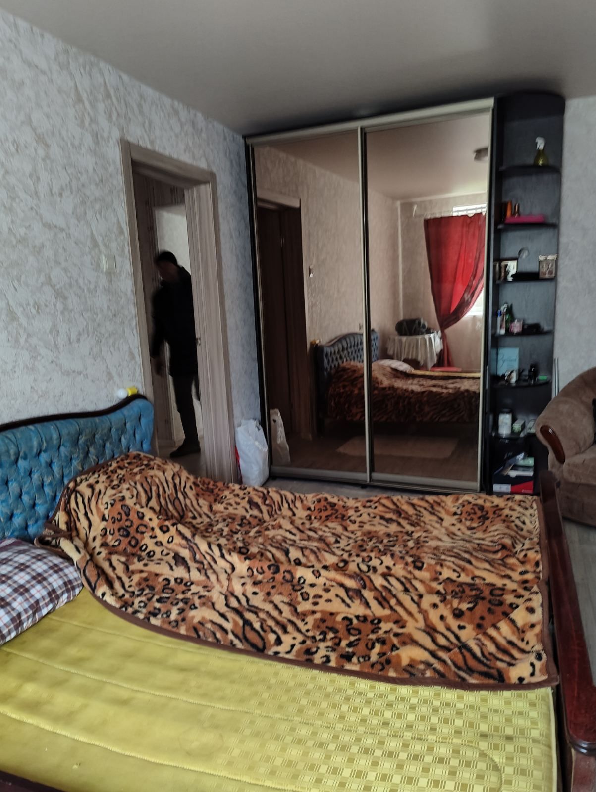 Продам 2-х .к.из.квартиру 1/9 на Одесской 25000!