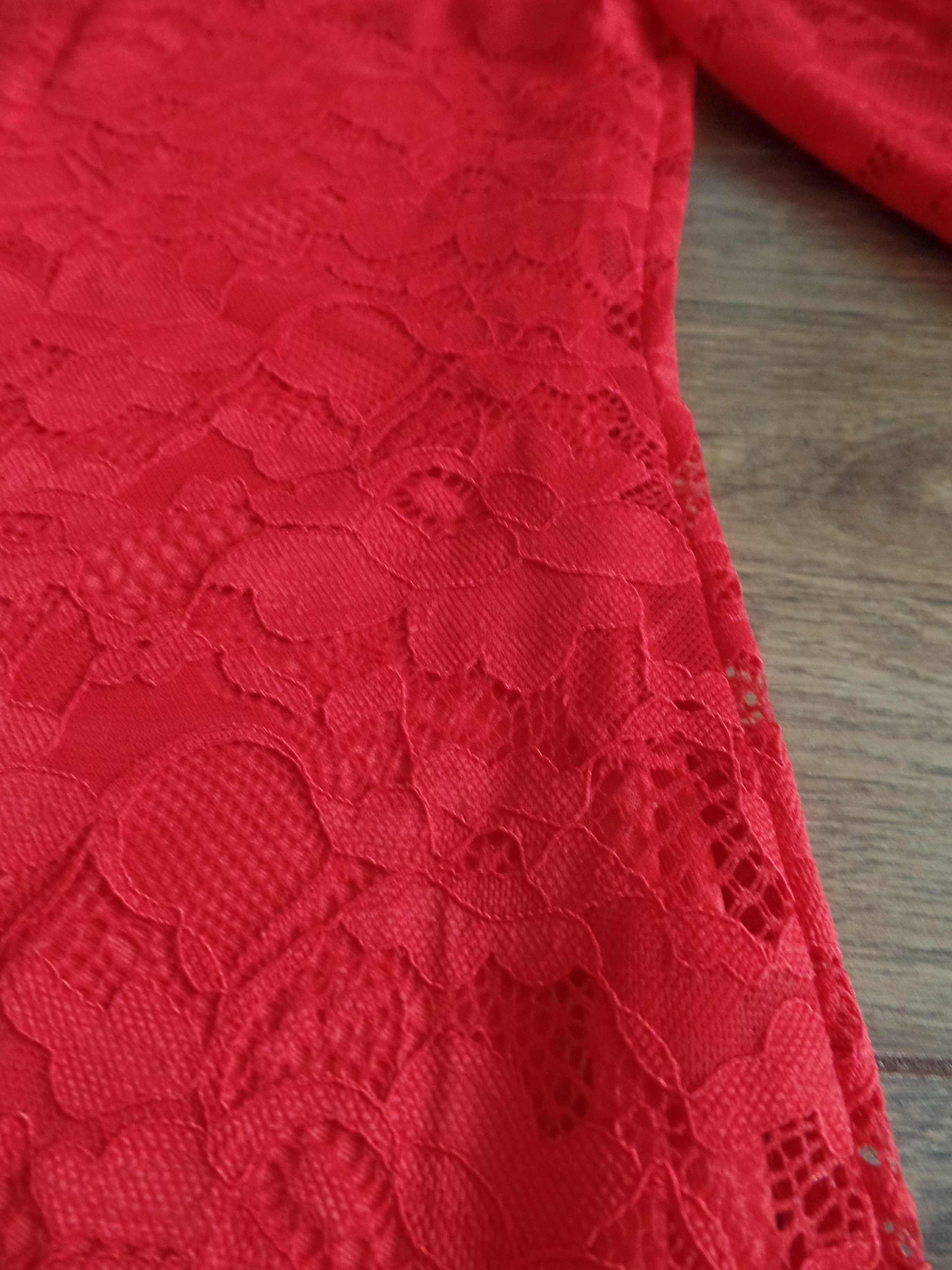 Czerwona sukienka koronkowa z długim rękawem elegancka Cubus R.134/140