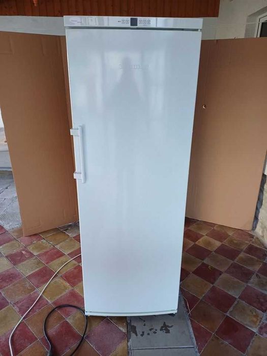 Морозильна камера Liebherr No frost на 7 шухляд