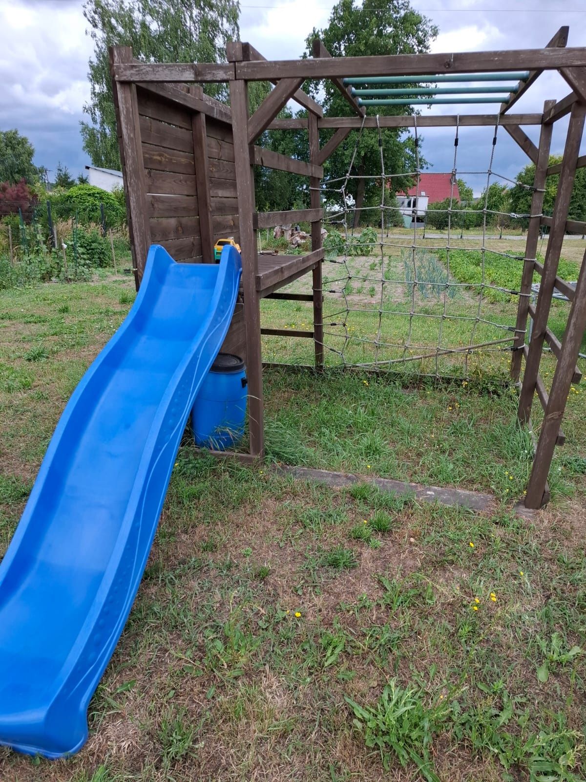 Plac zabaw dla dzieci całość
