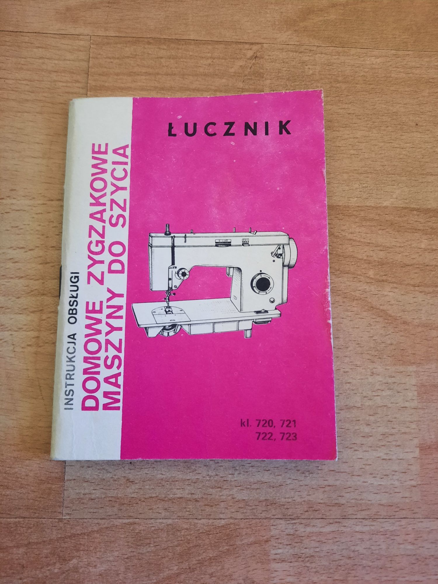 Maszyna do szycia Łucznik 723 stan bdb