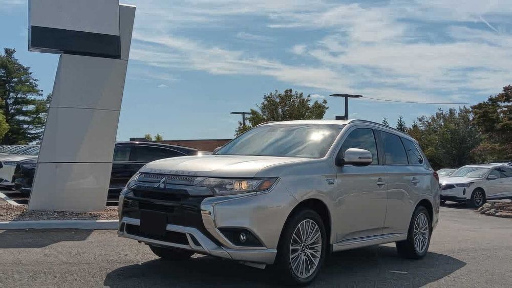 Mitsubishi Outlander Hybrid Plug-in SEL S-AWC      2022