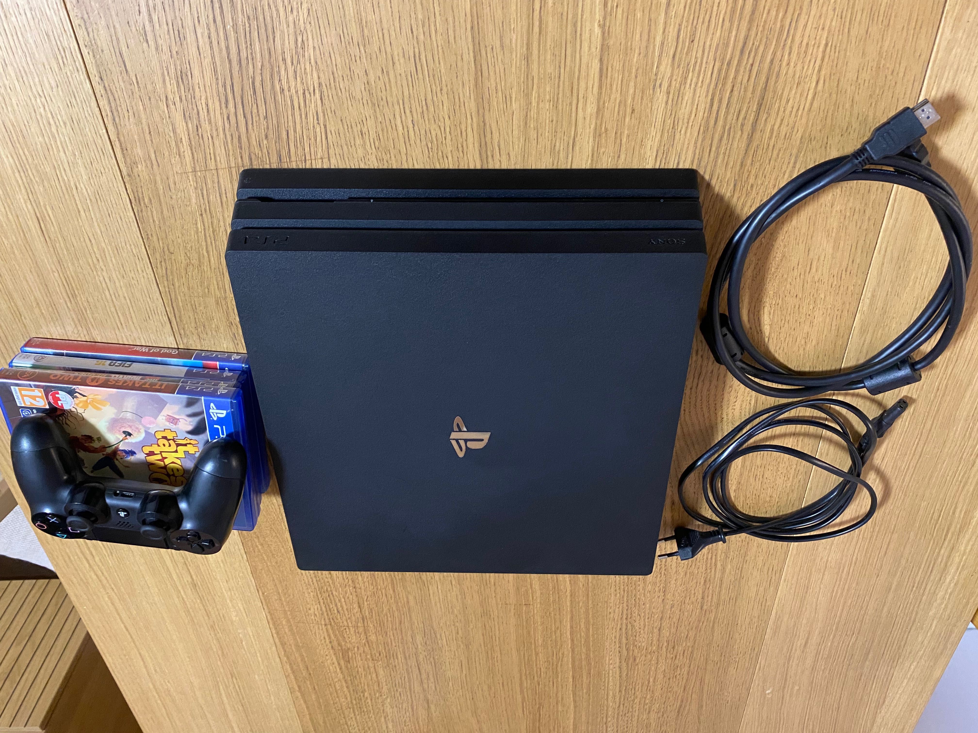 PS4 Pro 1TB z dyskiem SSD + 4 gry + pad + komplet okablowania
