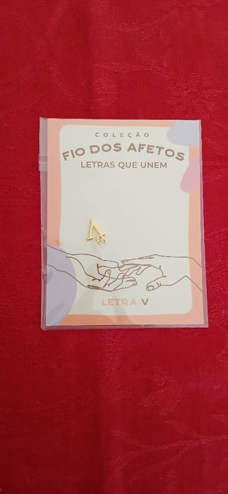 Letra V ,da coleção Fio dos Afetos, nova