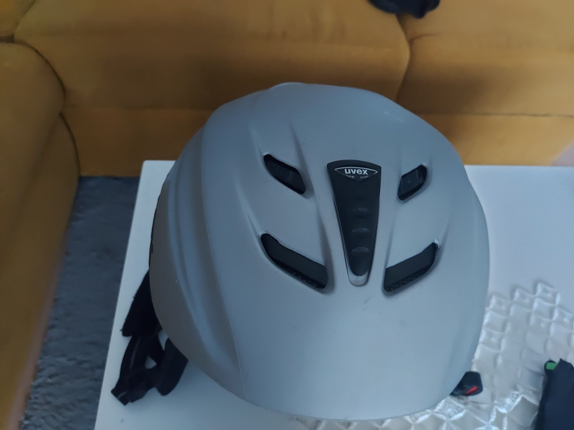 Kask narciarski Uvex XS-M gogle 4F